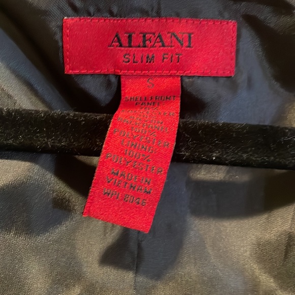 Hooded cape nwt - Picture 6 of 8